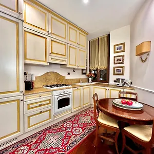 https://luxury-house-foppa61.italymilanhotels.net