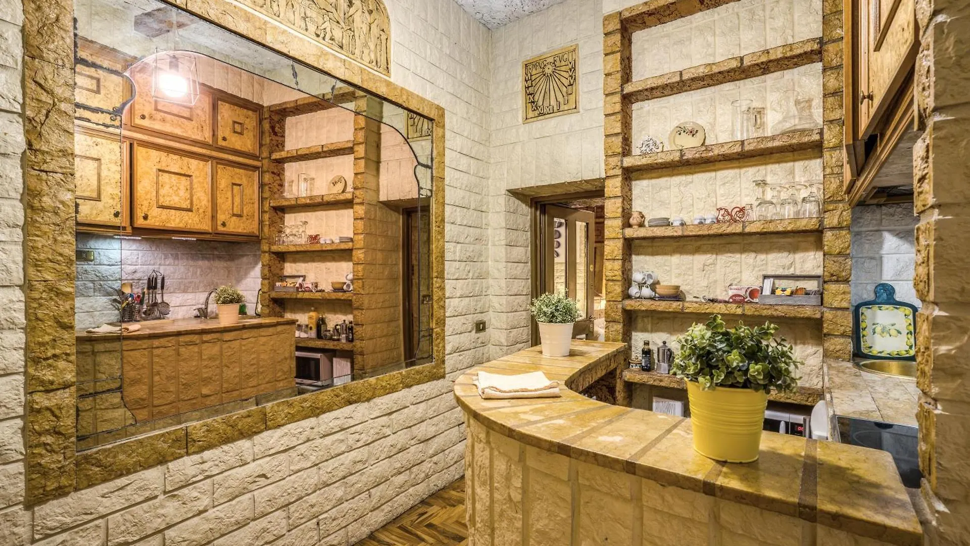 Fontana Di Trevi Charming Apartment Rome Italy