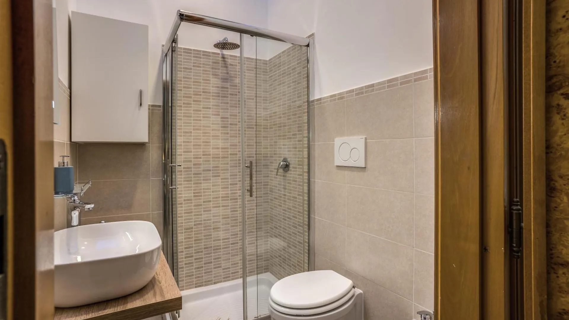 Fontana Di Trevi Charming Apartment Rome Italy