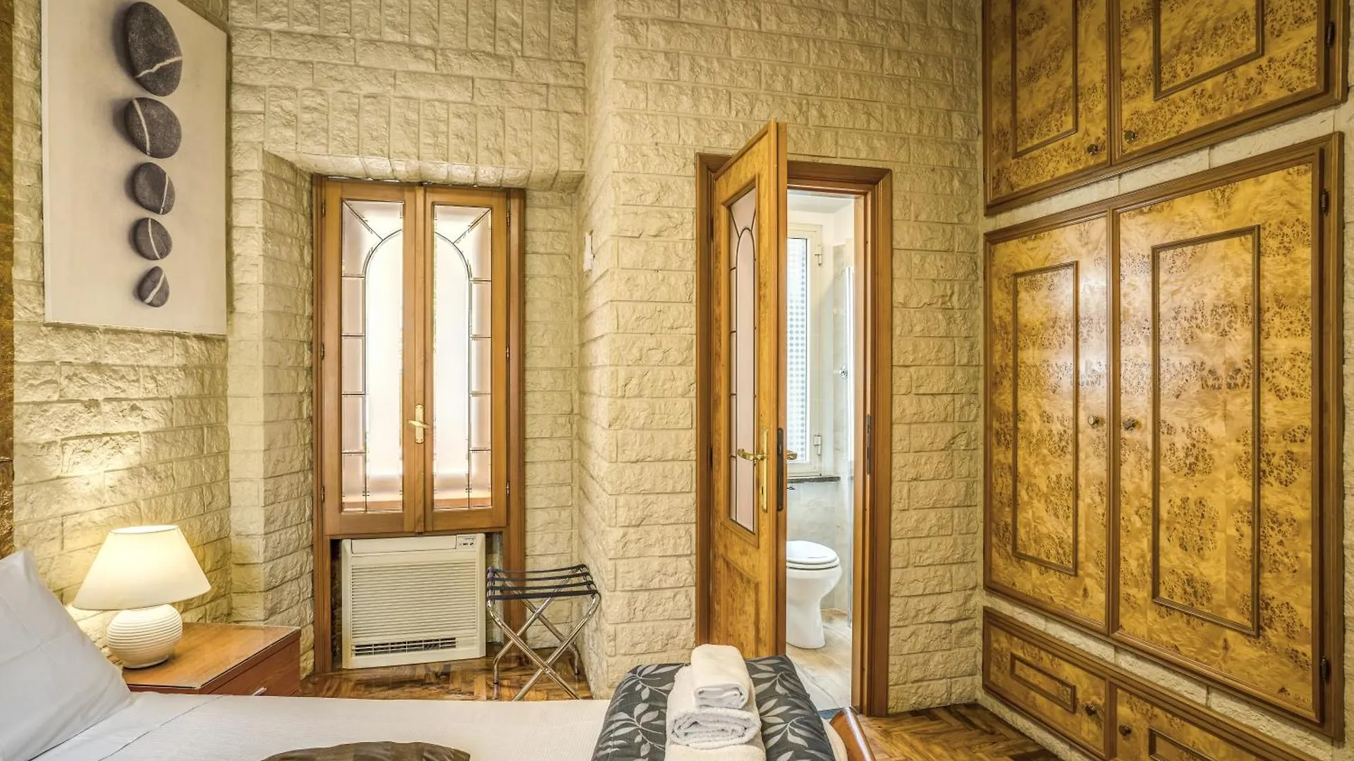 Fontana Di Trevi Charming Apartment Rome Italy